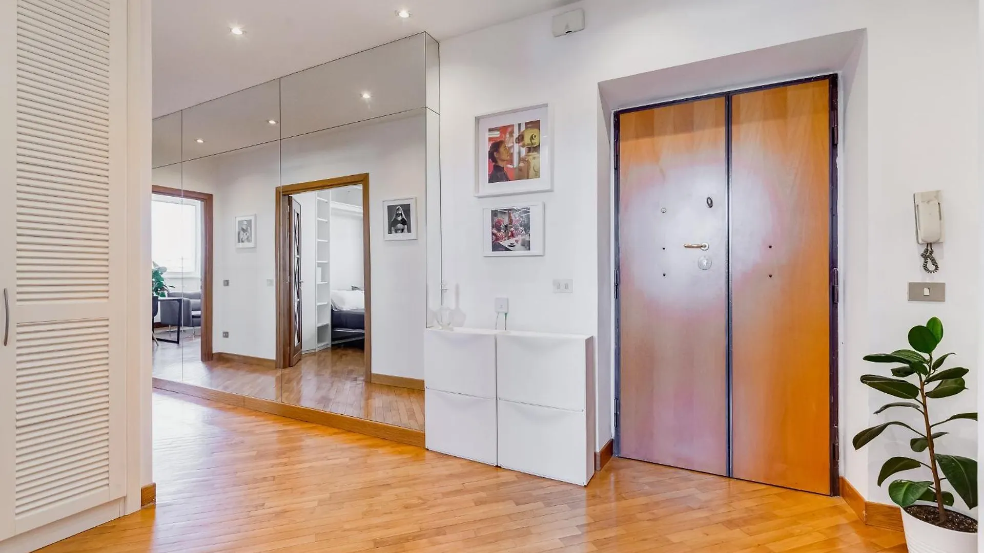 Apartment Roma San Giovanni Attico Luxury Vicino Metro A E C Italy
